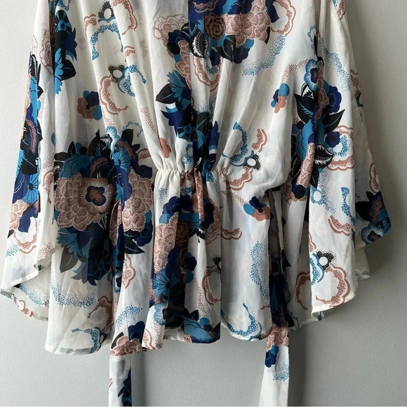 TRAMP sheer floral kimono style blouse butterfly sleeves waist tie size small - Picture 7 of 8